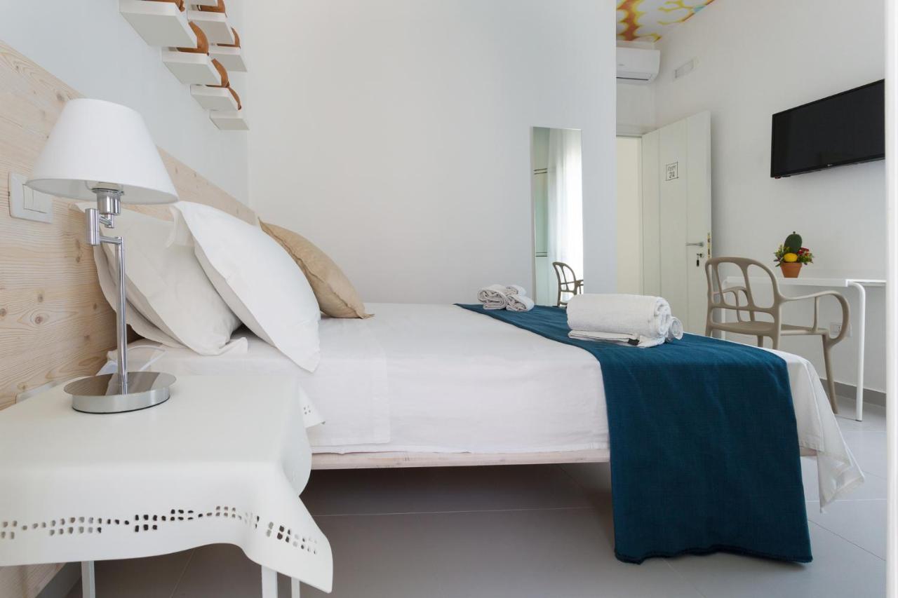 L'uomo E Il Mare Bed & Breakfast 3*